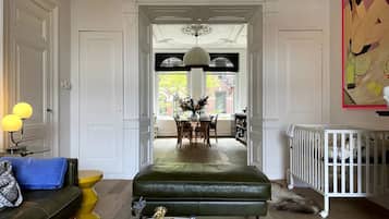 TV, DVD player, books, stereo