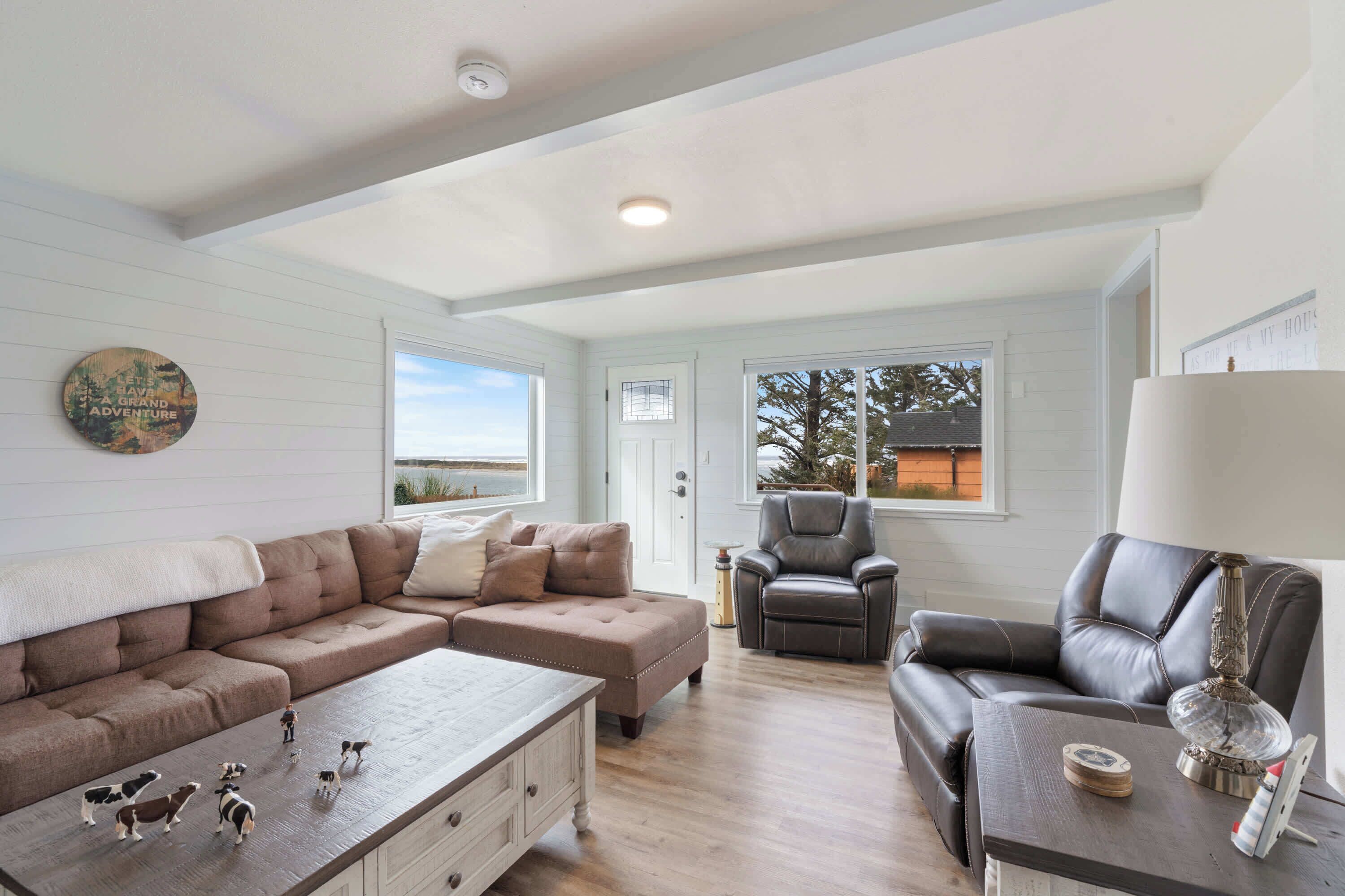 TV, fireplace, offices