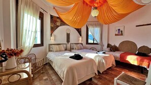 7 bedrooms, iron/ironing board, travel crib, free WiFi - Finca Padre Sol (Sayalonga)