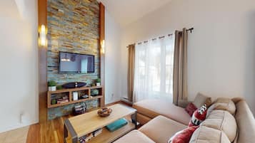 TV, lareira