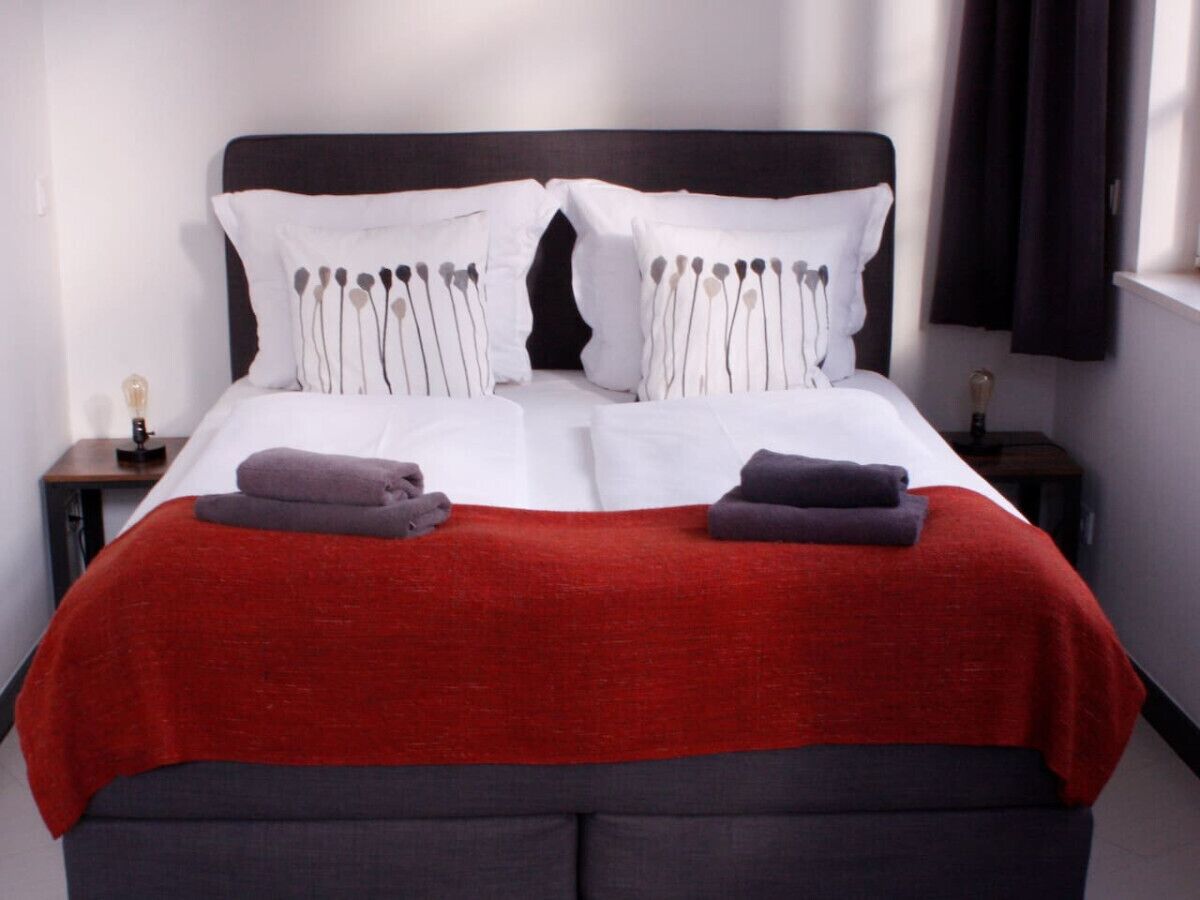 Skrivebord, reiseseng for barn, wi-fi (inkludert) og sengetøy