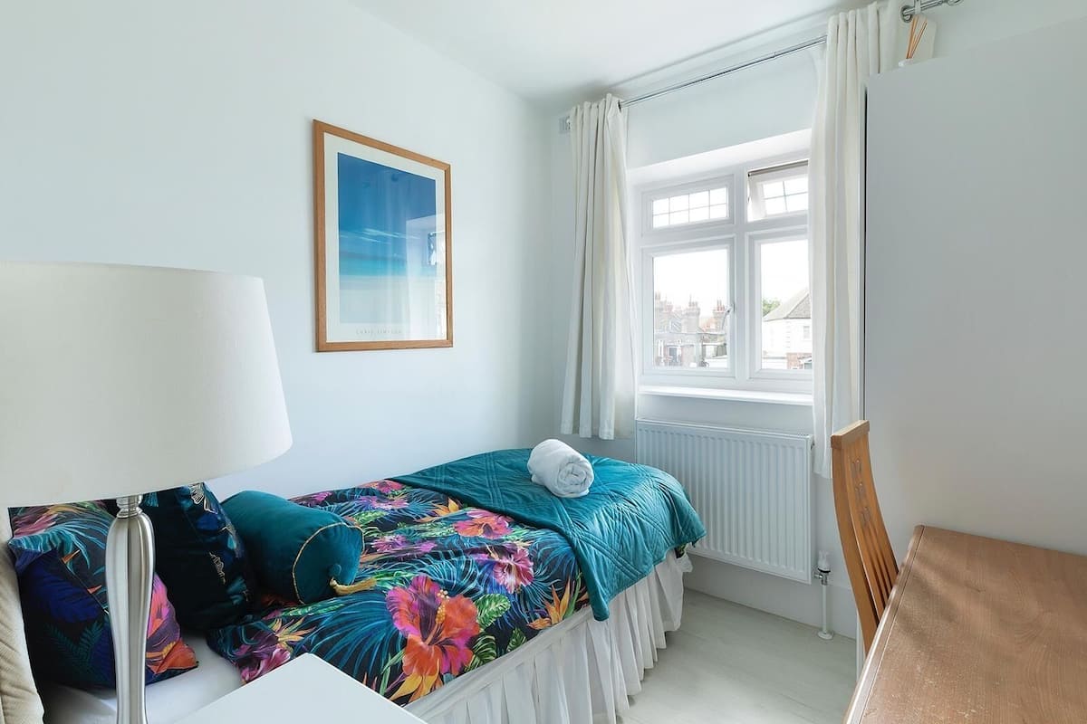 Comfort Room, Courtyard View | Hochwertige Bettwaren, Daunenbettdecken