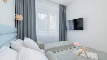 1 habitación, tabla de planchar con plancha, wifi y ropa de cama