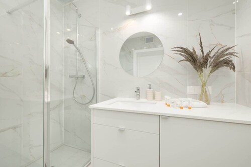 Modern Studio | Close to Beach and Lake, Parking.