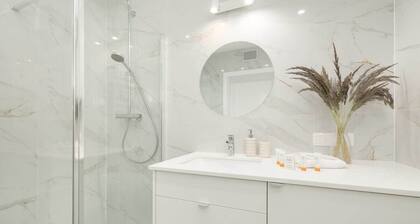 Modern Studio | Close to Beach and Lake, Parking.