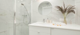 Modern Studio | Close to Beach and Lake, Parking.
