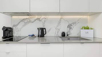 Fridge, microwave, stovetop, dishwasher