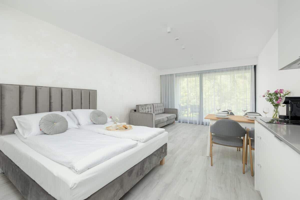 Comfortable double bed 