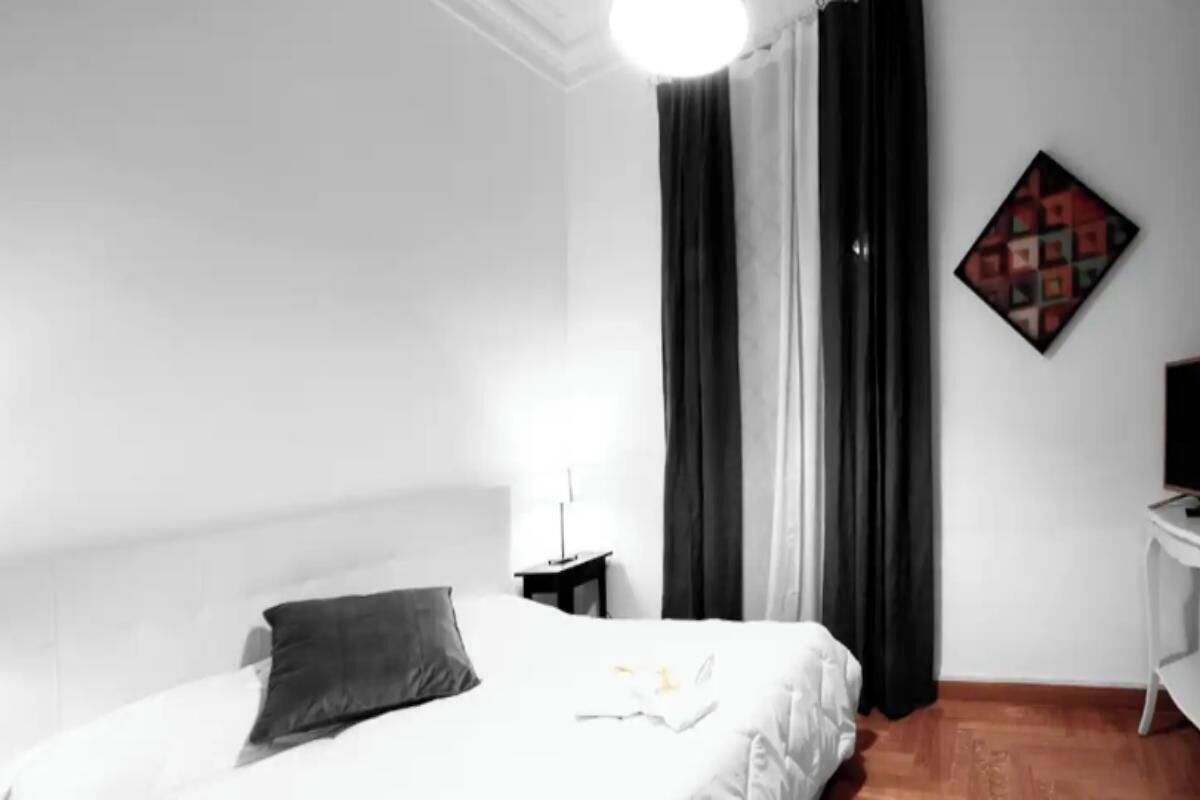 4 bedrooms, desk, iron/ironing board, free WiFi