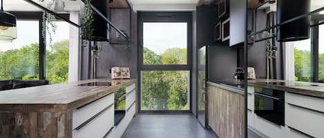 Apartamento urbano, sacada, vista para a cidade | Cozinha privada | Chaleira elétrica