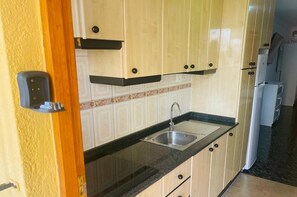 Studio | Private kitchen | Fridge, microwave, oven, stovetop - Cozy 2-bed & Sofa-bed Studio in Los Cristianos (Arona)