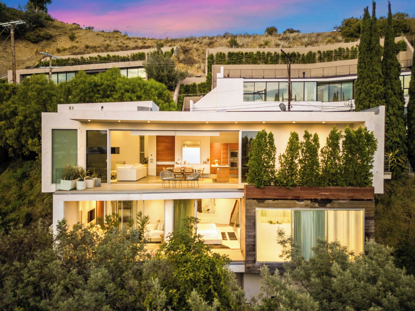 The Bird Nest - 2BR Home with Marble and Oak Finishes with Unmatched Views