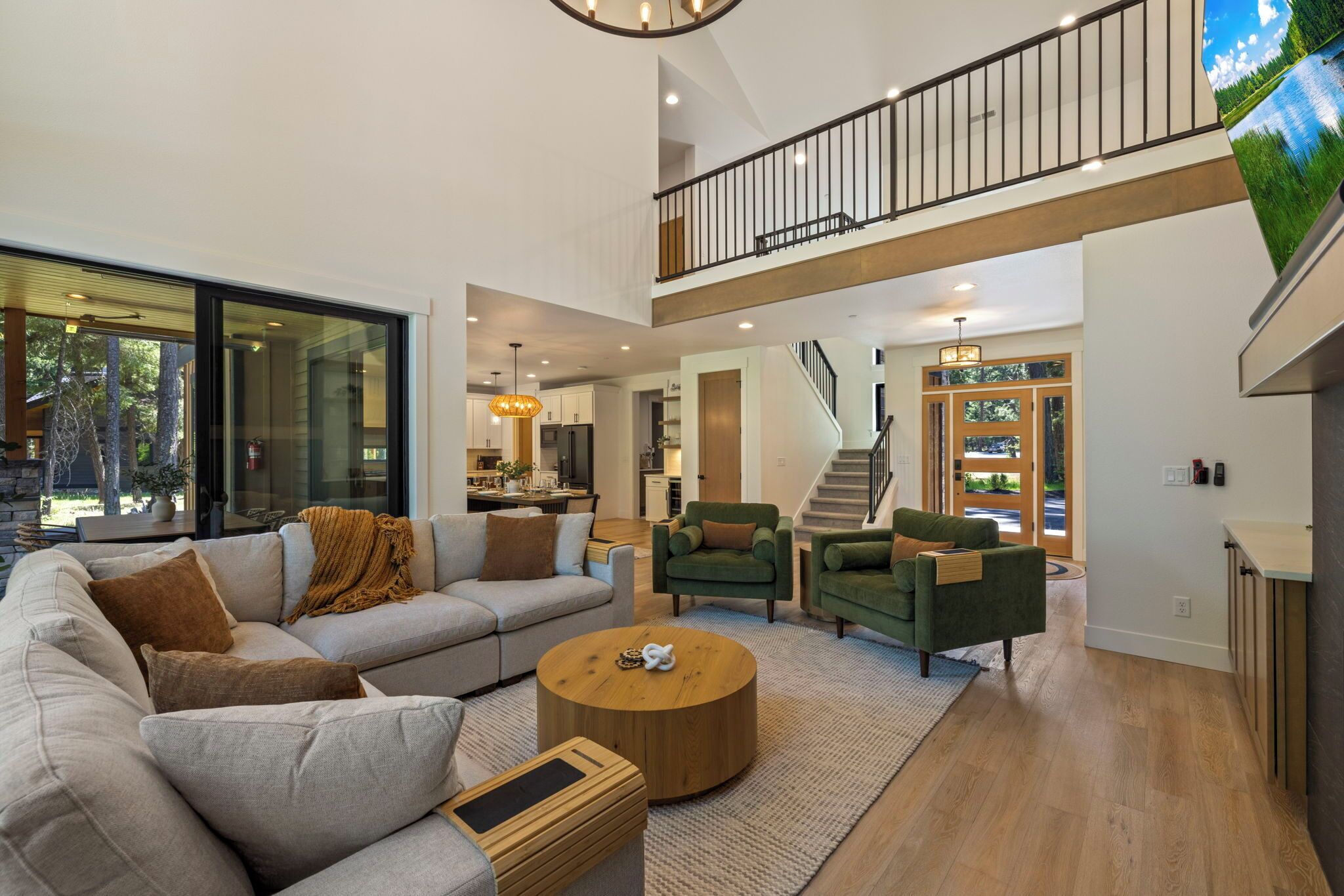 智能电视、壁炉、桌上足球、乒乓球