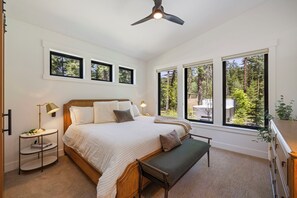 5 chambres, fer et planche à repasser, lit parapluie, Wi-Fi gratuit