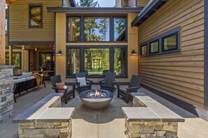 Terrace/patio - Comfort + Connection = The Spirit of Winter Reimagined! (Cle Elum)