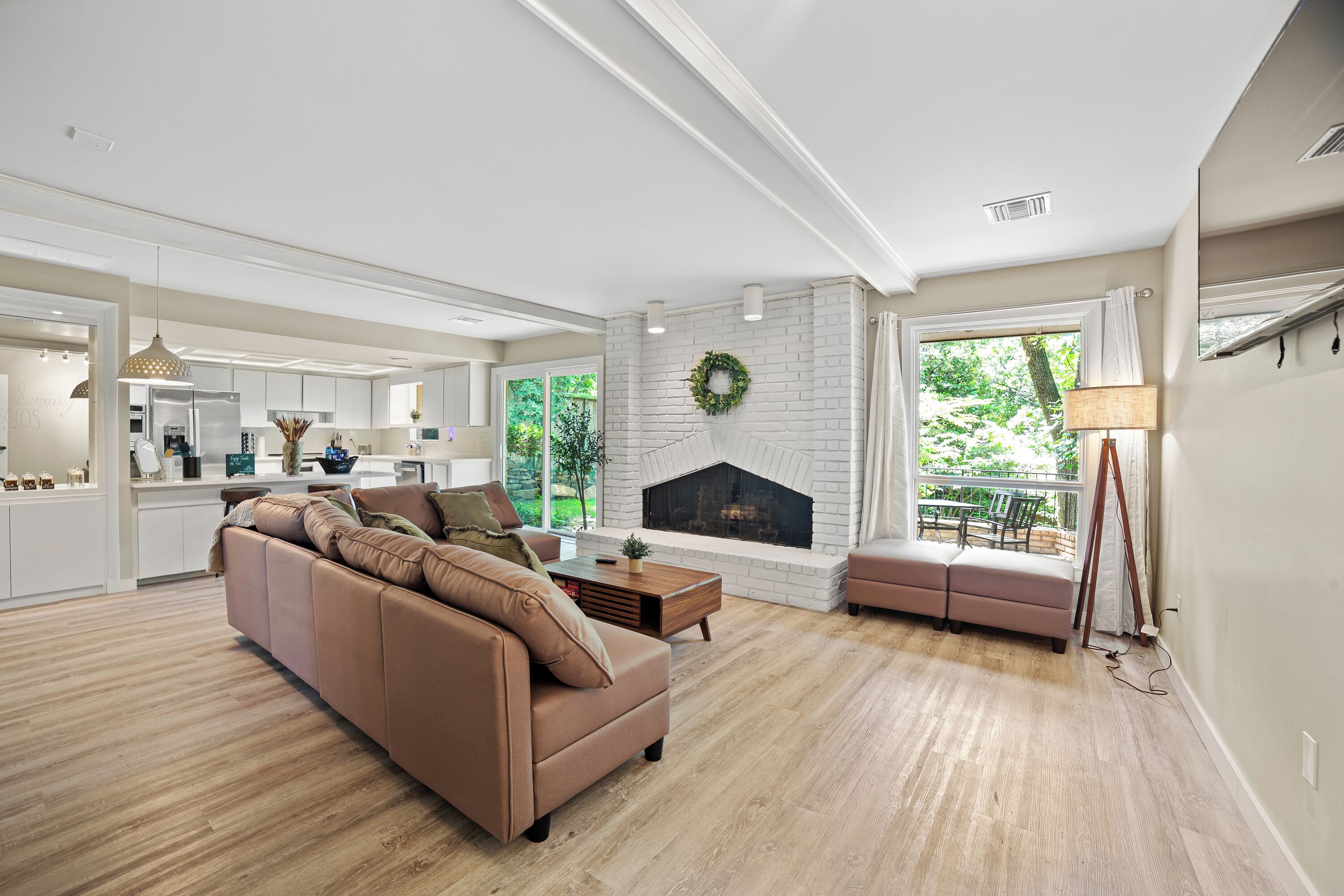 Smart TV, reproductor de DVD, libros