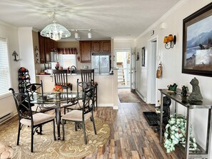 Dining - Sky High on Beech - Overlook Barn-Sledding- SKI Beech (Beech Mountain)