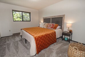 2 chambres, fer et planche à repasser, Wi-Fi gratuit, draps fournis