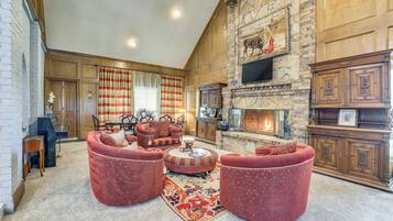 House (4 Bedrooms) | Front of property