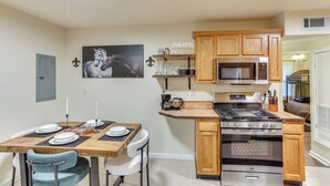 Cookware/dishes/utensils, paper towels - Central & Dog-friendly Home in Louisville w/ Yard! (Louisville)