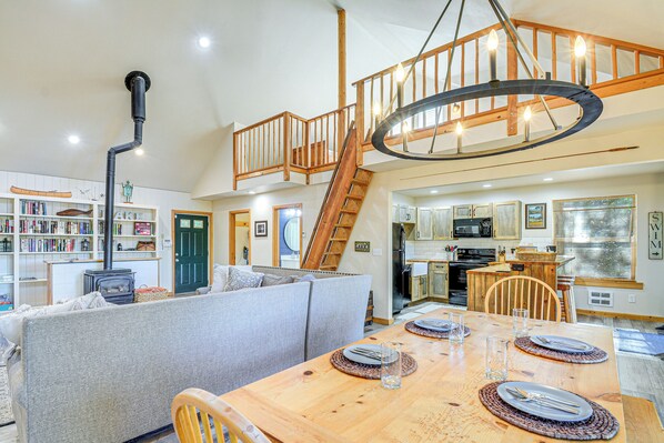 House (2 Bedrooms) | Interior