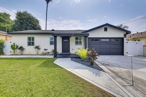 Interior - Dog-friendly Duarte Vacation Rental w/ Smart TV! (Duarte)