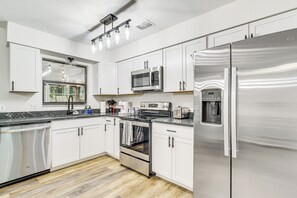 House (2 Bedrooms) | Interior - Ocala Home w/ Fenced Yard Near Wec: Dogs Welcome! (Ocala)