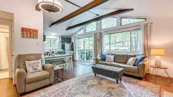 Cottage (2 Bedrooms) | Interior