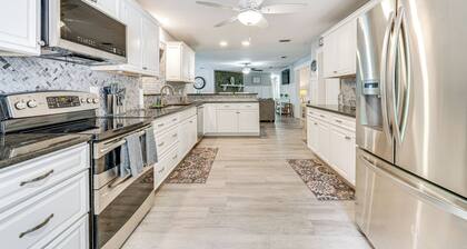 Spacious Tavares Home w/ Private Outdoor Oasis!