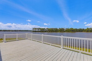 Interior - Waterfront Merritt Home w/ Boat Dock & Deck! (Merritt)