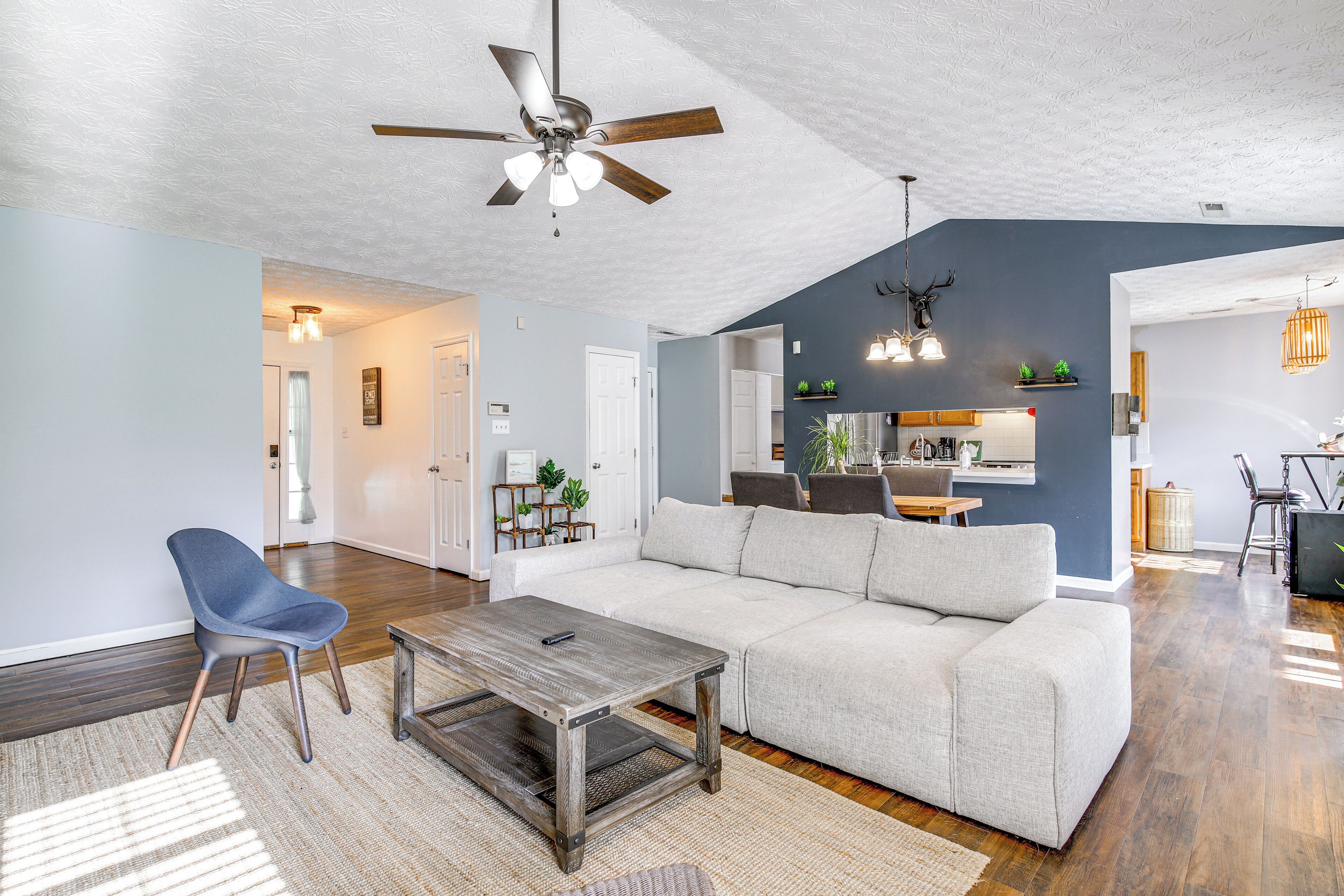 House (3 Bedrooms) | Interior