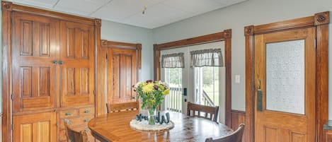 House (4 Bedrooms) | Interior