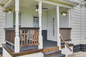 House (4 Bedrooms) | Interior - Countryside Biggsville Home w/ Yard, Dogs Welcome! (Biggsville)