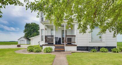 Countryside Biggsville Home w/ Yard, Dogs Welcome!