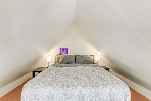 Apartment (0 Bedroom) | Interior - Cozy Houston Getaway w/ Fire Pit & Lake Access! (Houston)