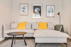 Comfort Apartment, 1 Bedroom | Living room | 37-inch Smart TV with digital channels