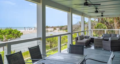 Beautiful Oceanfront 5 bedroom 5 1/2 bath home in Private Community.