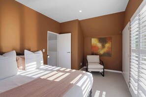 2 Schlafzimmer, Schreibtisch, Bügeleisen/Bügelbrett, WLAN