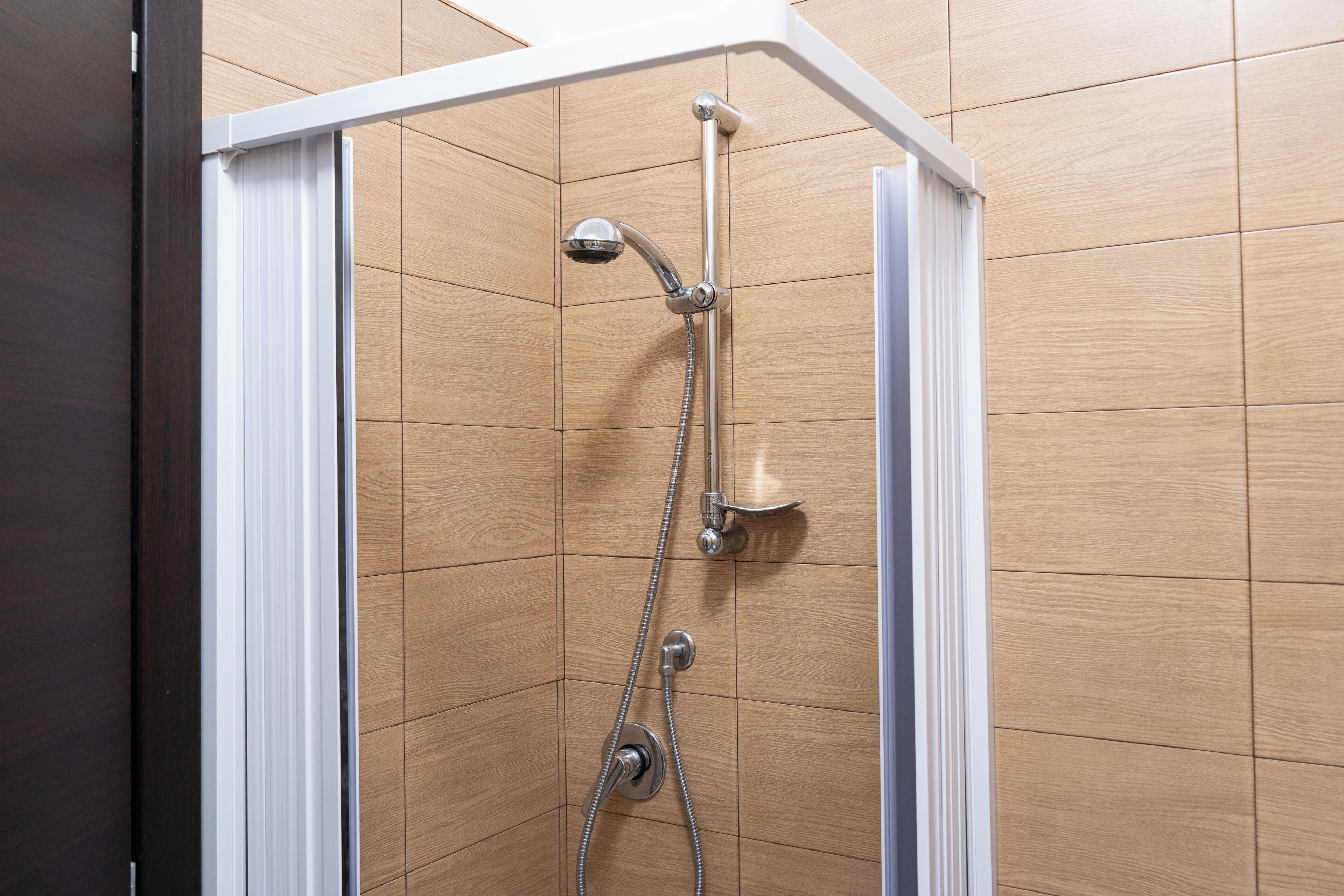 Doccia, bidet, asciugamani, sapone