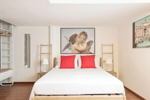 2 bedrooms, desk, iron/ironing board, travel cot - Stylish and Comfortable Apartment Between Colosseum and San Giovanni





 (Roma)