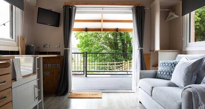 Wildwood Quarry Cabin - Pet Friendly - Sleeps 3/4