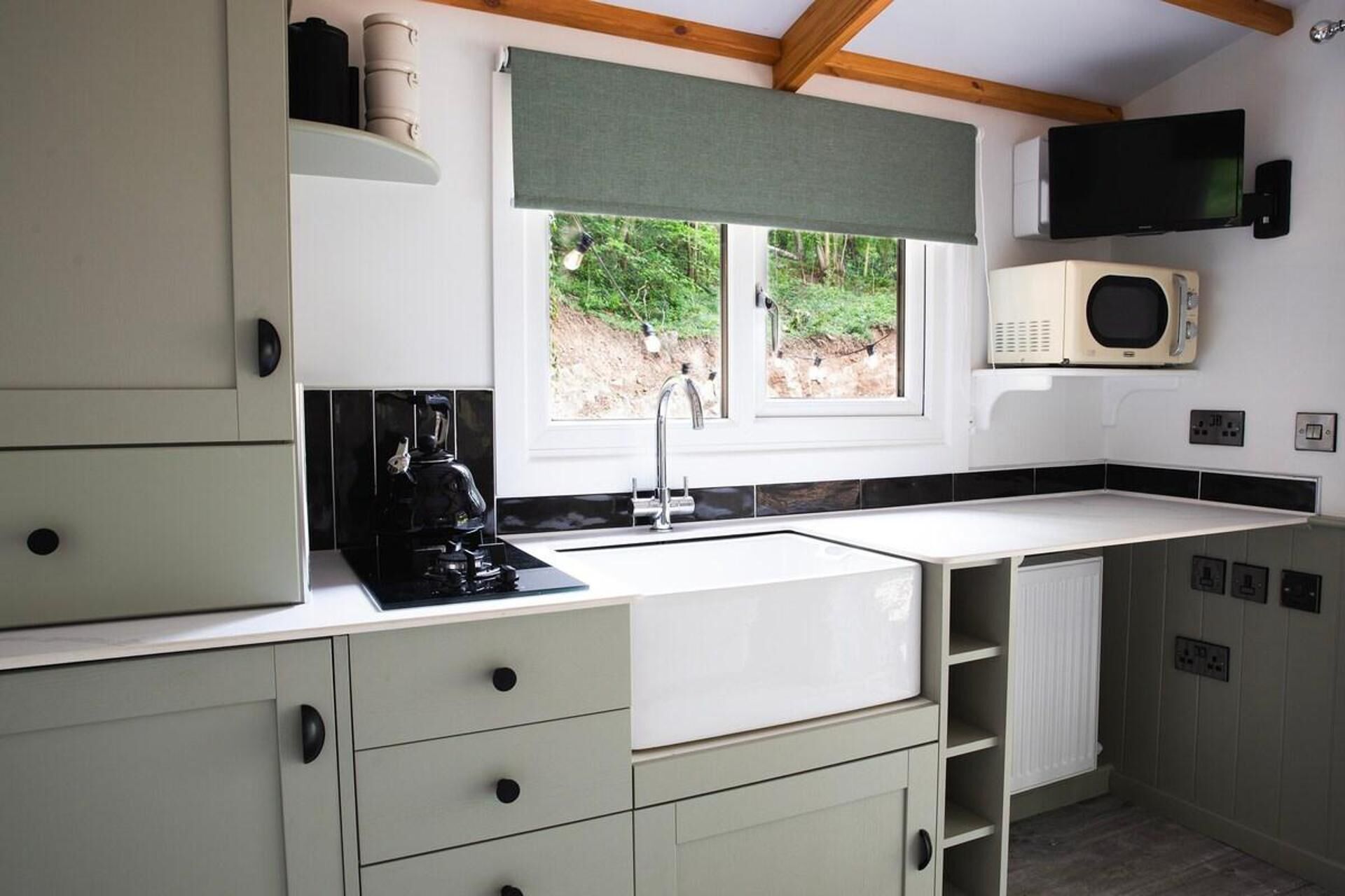 Cabin | Private kitchen | Fridge, microwave, stovetop, electric kettle