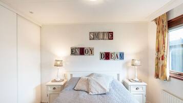 House | 1 bedroom, individually furnished, bed sheets