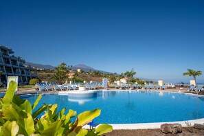 Pool - Cosy Flat With sea Views in Santa Ursula (Santa Ursula)