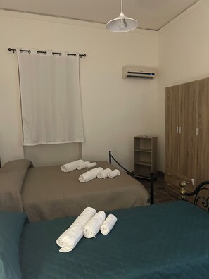 4 bedrooms, WiFi, bed sheets