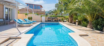Sunny Poolside Stay in Busot