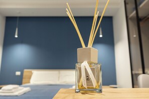 Deluxe Room, Non Smoking | Premium bedding, pillow-top beds, desk, laptop workspace - CATANIA E DINTORNI LIVING ROOMS (Catania)