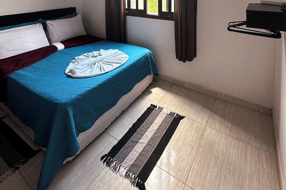 Individually decorated, blackout drapes, free WiFi, bed sheets