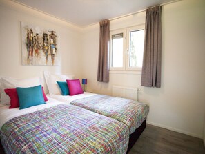 2 habitaciones, muebles diferentes y ropa de cama 
