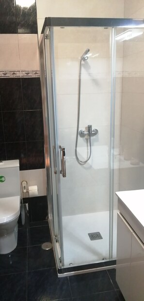 Chambre Double Standard, salle de bains privée | Salle de bain